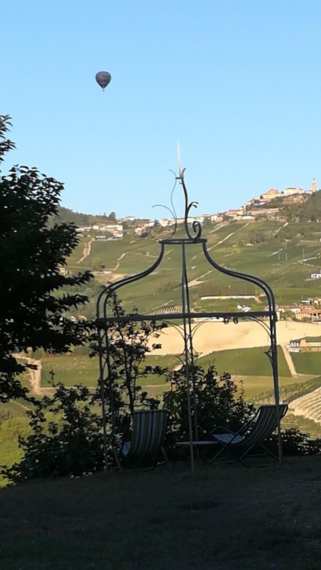 Tenuta Montanello B&B Castiglione Falletto Kültér fotó